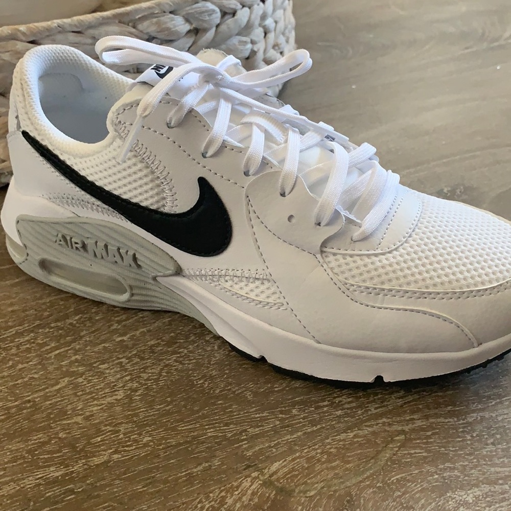 NIKE AIR MAX EXCEE.